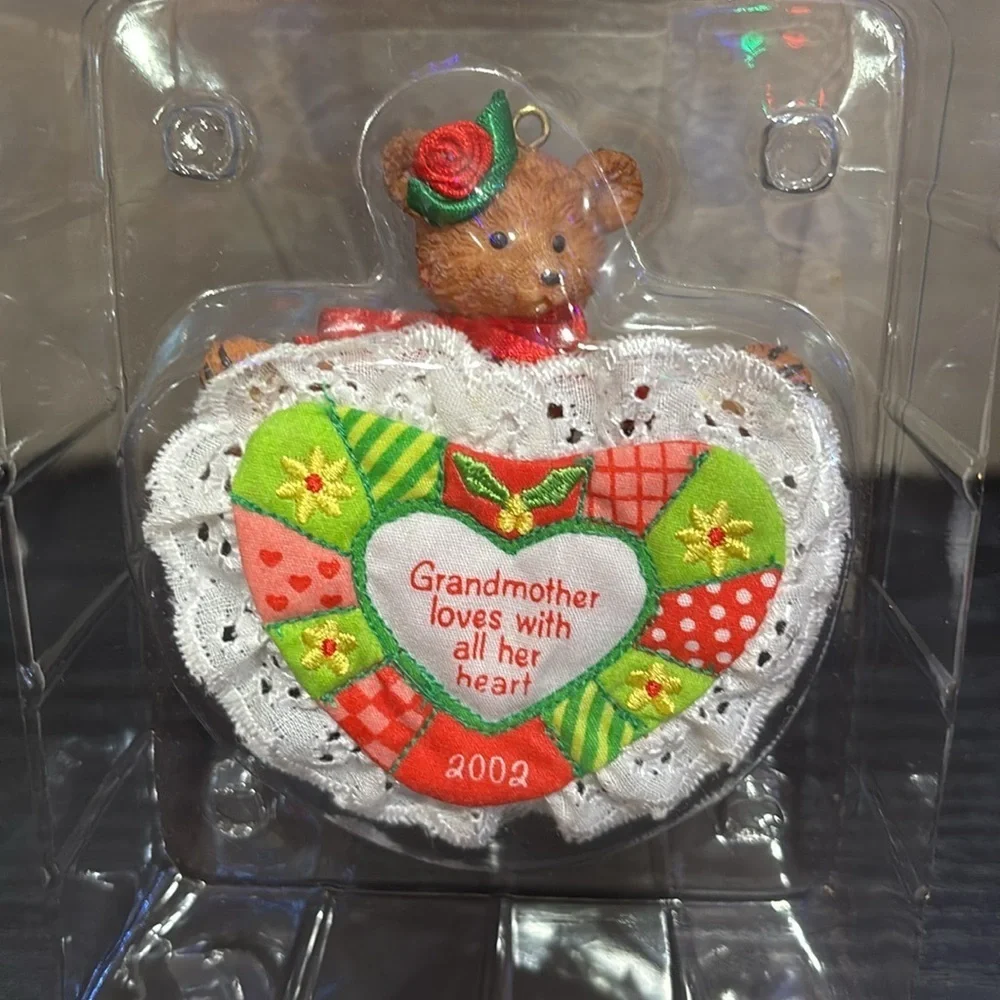 Heirloom Collection Grandmother Heart Ornament - Red and Green